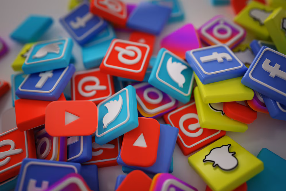 Management Creativ pe Facebook